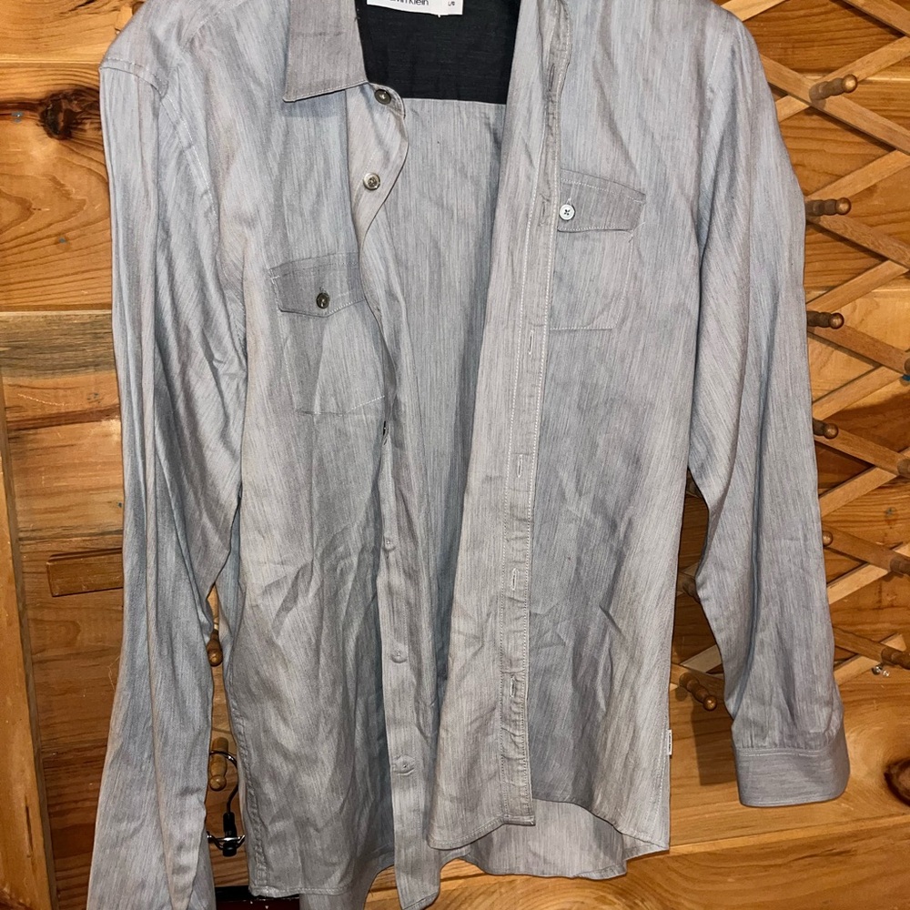 Gray Lightweight Shirt Jacket With Collared Design - image 1